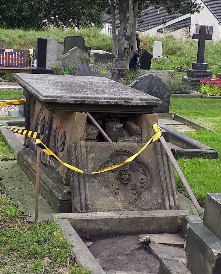 Hutton box grave collapse